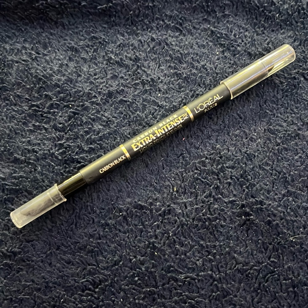 L’Oréal Extra Intense Liquid Pencil Eyeliner in Carbon Black